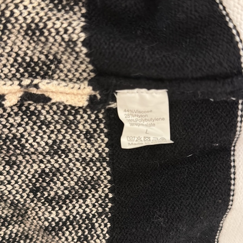 ⭐️Mixed Pattern Sweater - Picture 3 of 3